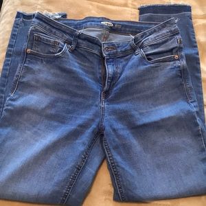 Old Navy Rockstar Super Skinny 8
